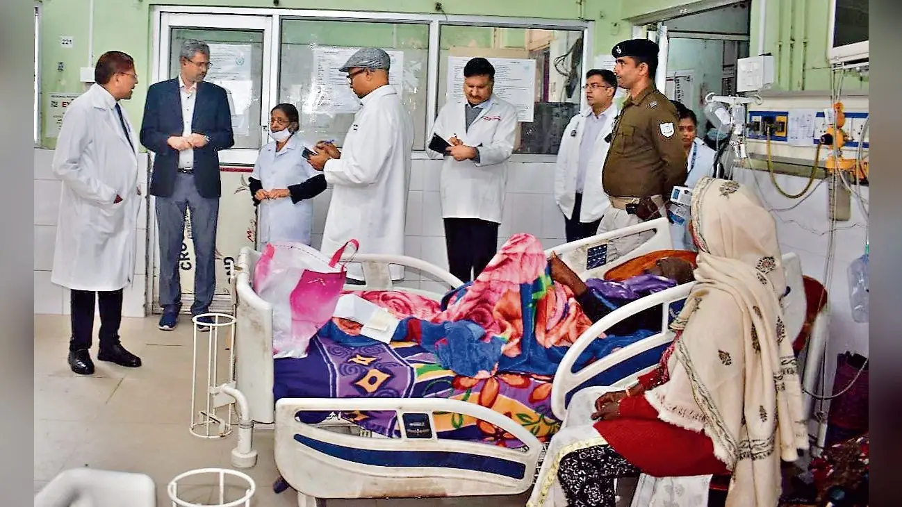 Rims News : मेडिसिन सहित कई वार्ड में रोज नहीं बदला जाता है बेडशीट, प्रभारी नर्स को शोकॉज