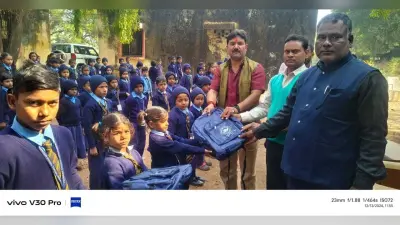 Gaya News : बीइओ ने किया स्कूल का निरीक्षण, बच्चों को किया सम्मानित