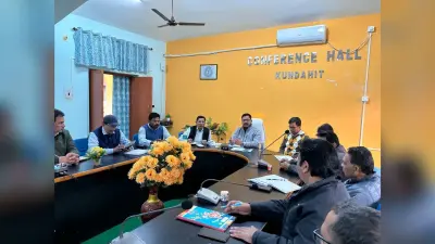 बीडीओ ने की विकास योजनाओं की प्रगति की समीक्षा