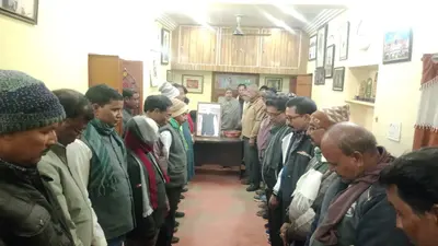 शिक्षकों ने दिवंगत गोलक बिहारी महतो को दी श्रद्धांजलि