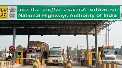 Gopalganj News : बरहिमा टोल प्लाजा पर लोकल गाड़ियों के लिए कोई स्पष्ट निर्देश नहीं, सांसत में लोग