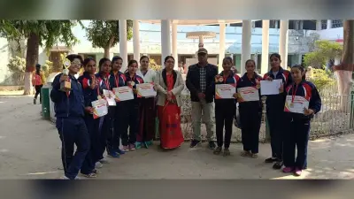अंतर महाविद्यालय बॉल बैडमिंटन प्रतियोगिता में रमेश झा महिला महाविद्यालय बना उप विजेता