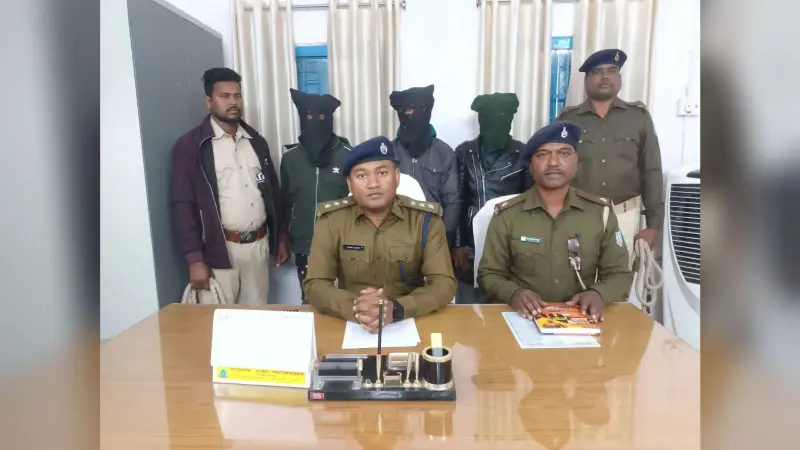 गैस दुकान में चोरी करने वाले गिरोह का भंडाफोड़, तीन गिरफ्तार, भेजा जेल