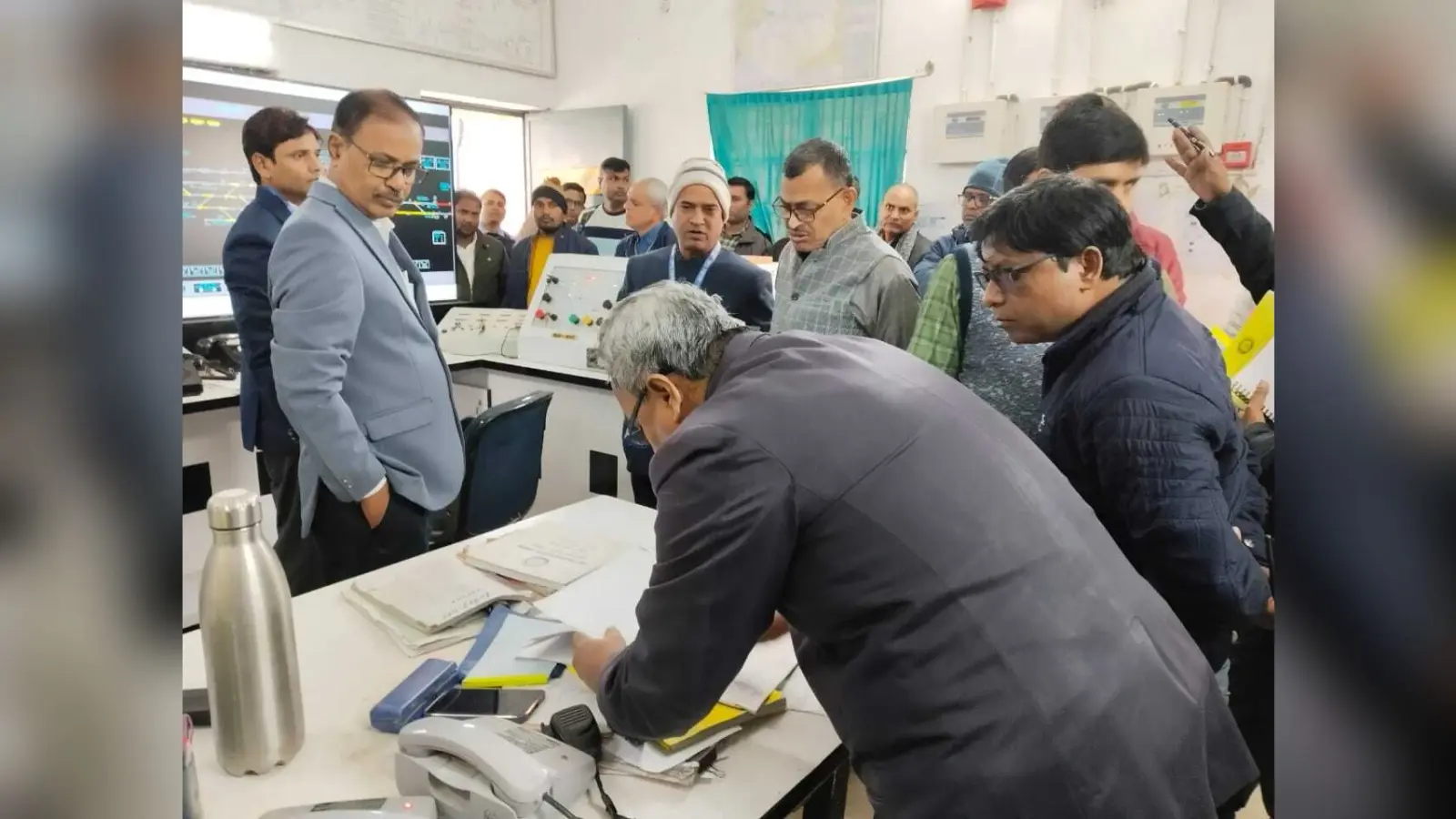 प्रमुख विद्युत इंजीनियर हाजीपुर ने अलौली-खगड़िया के विद्युतीकरण कार्य का लिया जायजा