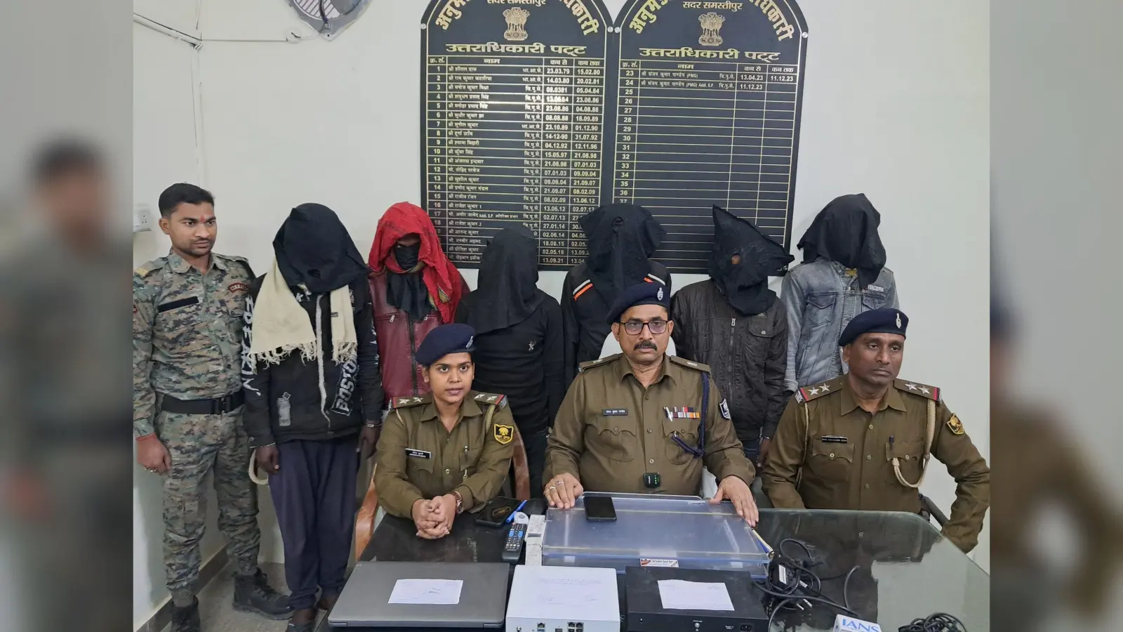 सीमेंट फैक्ट्री में तोड़फोड़ व पुलिस पर हमला करने वाले छह गिरफ्तार