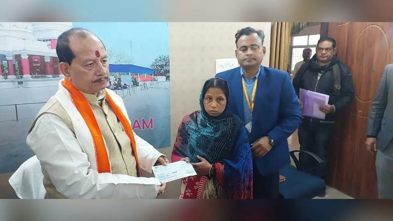 चर्चित नरसंहार के पीड़ित परिजनों को मिला पांच-पांच लाख का मुआवजा
