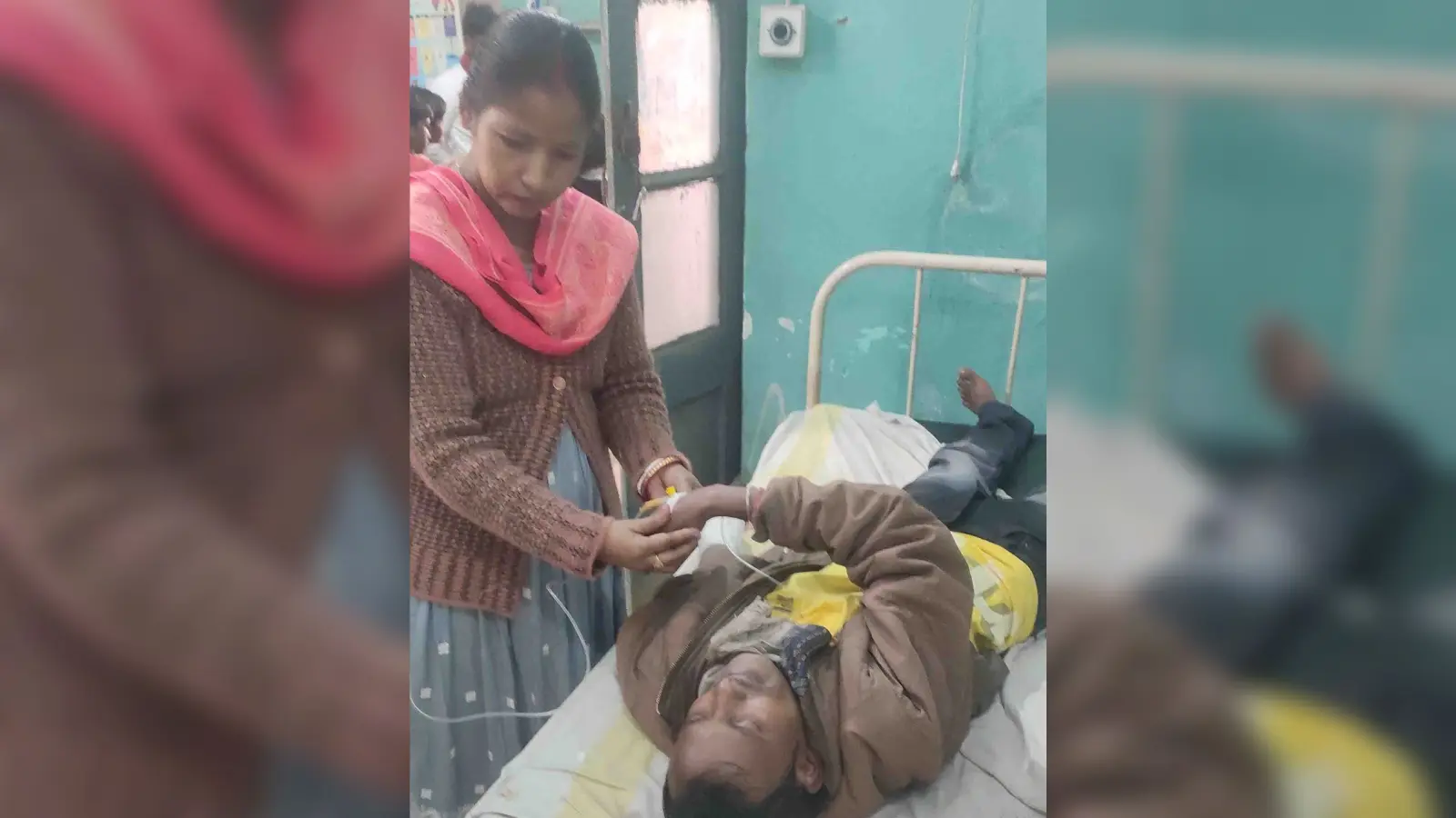 बाइक-साइकिल की टक्कर में तीन घायल, दो रेफर