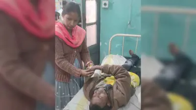 बाइक-साइकिल की टक्कर में तीन घायल, दो रेफर