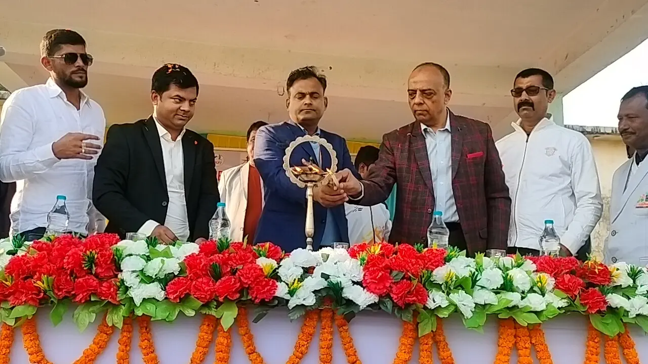 जीत-हार की परवाह किये बिना अपने बेस्ट प्रदर्शन पर दें ध्यान: डीएम
