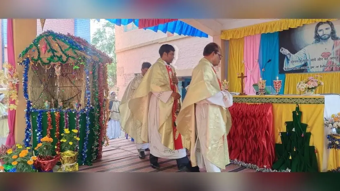 प्रभु यीशु ने दिया प्रेम व शांति का संदेश : फादर एम्ब्रुस