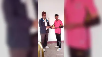 East Singhbhum : बासुकी सिंह मेमोरियल क्रिकेट में जीत के साथ एआर ब्यूटी स्टूडियो और लीवर पुल बी जमशेदपुर तीसरे दौर में
