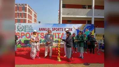 पोम-पोम व डंबल के साथ बच्चों के नृत्य ने बांधा समां