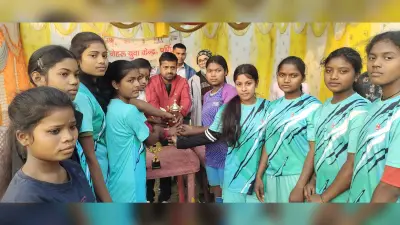 नेहरू युवा केंद्र ने परोरा में करायी खेलकूद प्रतियोगिता