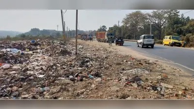किऊल नदी किनारे कचरा डंप होने से शहर की हवा हो रही प्रदूषित
