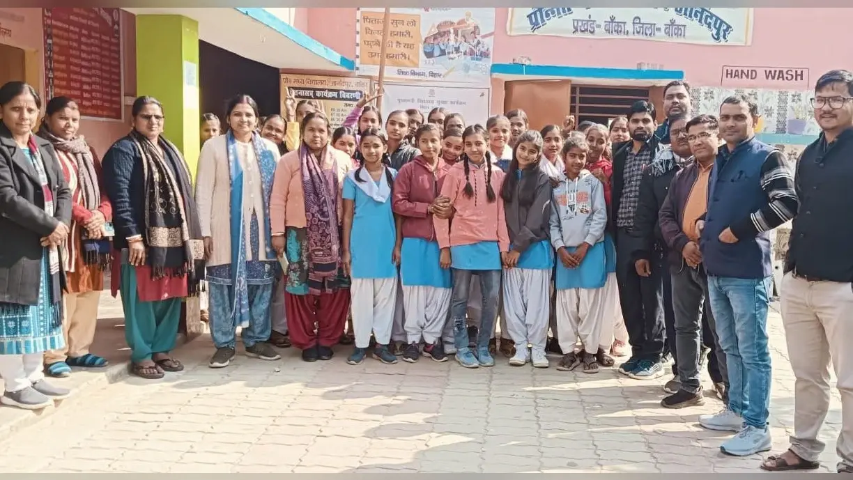 बाल विवाह पर रोक के बाद छात्रा ने स्कूल पहुंचकर ली शपथ