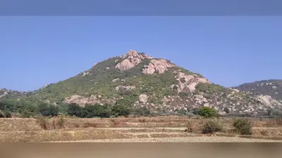 गुमरो पहाड़ धार्मिक स्थान के साथ-सात पिकनिक स्पॉट के लिए है प्रसिद्ध