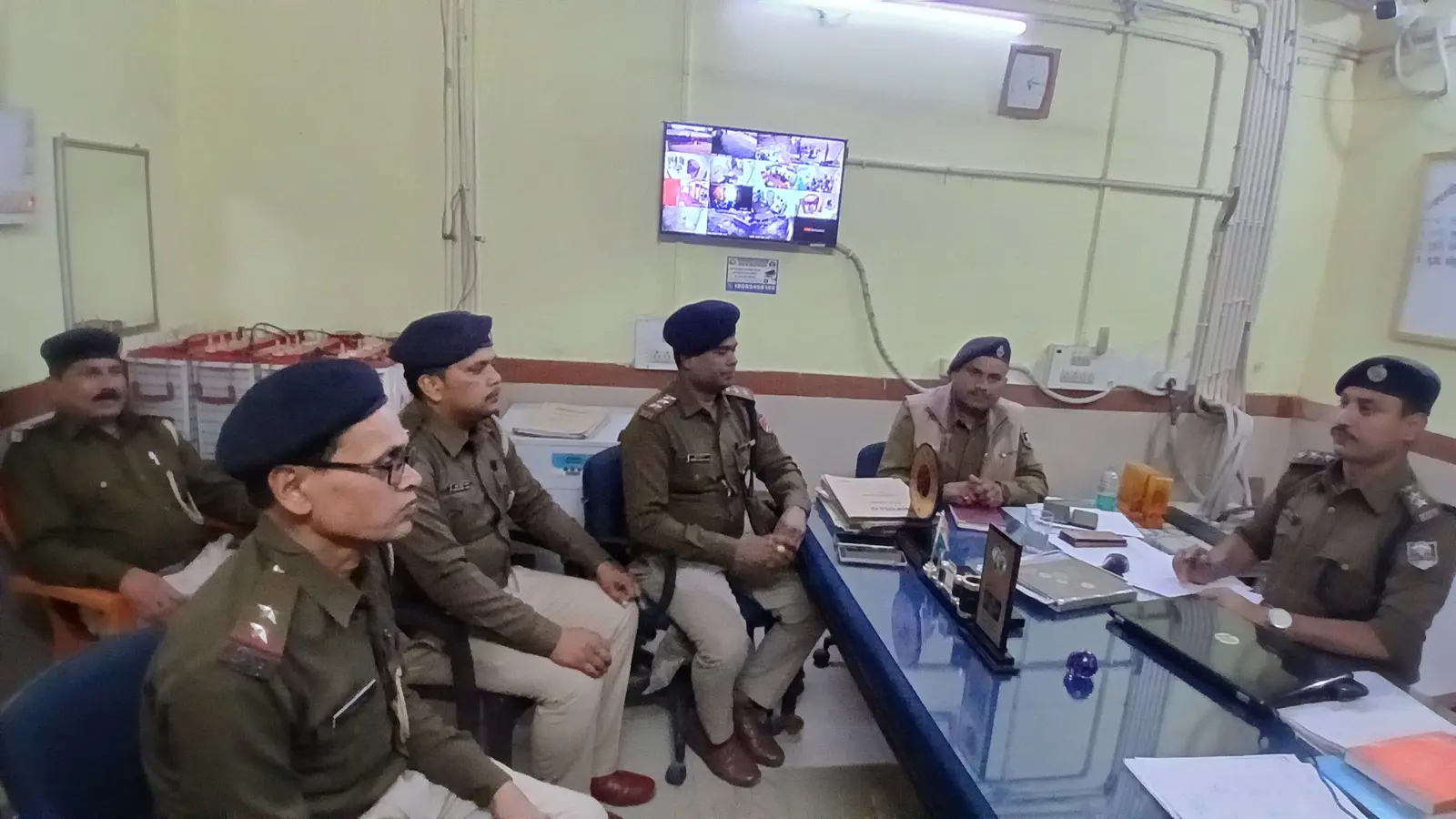 जीआरपी-आरपीएफ मिल कर रेल में रोकेंगे अपराध, डीएसपी ने की बैठक
