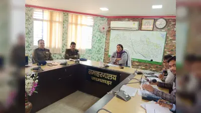 झार सेवा पोर्टल से जाति, आवासीय, आय प्रमाण-पत्र समय से करें निर्गत : डीसी