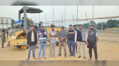 Chaibasa News : लखटकिया फुटबॉल प्रतियोगिता 20 से, मैदान का किया गया समतलीकरण