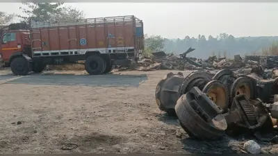 स्क्रैप में खपा रहे थे कीमती पार्ट्स, पकड़ी गयी चोरी