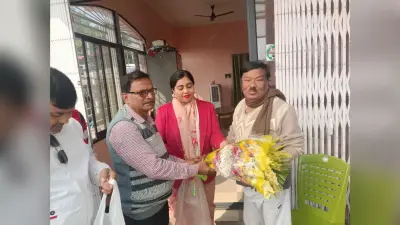 विधायक से मिले समर्थक, दी बधाई