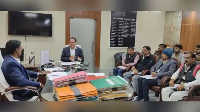 जिला सड़क सुरक्षा समिति की हुई बैठक, छात्रों के बीच चलाया जायेगा जागरूकता अभियान : डीएम