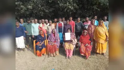 फोरलेन के नीचे पैदल पथ व लिंक पथ की मांग को लेकर एकजुट हुए लोग