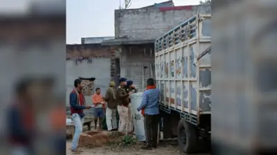 गुड्डू सिंह हत्याकांड में फरार अभियुक्त के घर कुर्की जब्ती की कार्रवाई