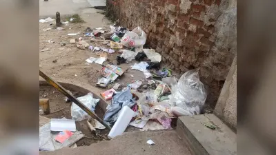 नगर पंचायत में दूसरे दिन भी बाधित रहा सफाई का कार्य