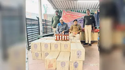 स्विफ्ट डिजायर कार से 24 पेटी अवैध विदेशी शराब हुआ बरामद