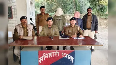 Katihar news : पिस्टल के साथ युवक को पकड़कर ग्रामीणों ने पुलिस को सौंपा