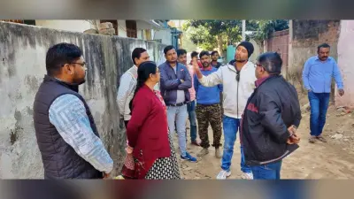 Katihar news : निगम के वार्डों में बन रही सड़कों का मेयर ने लिया जायजा