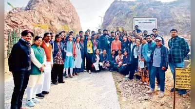 Gaya News : कर्नाटक के युवाओं ने दशरथ मांझी के कृत्य व महावीर के विचारों को जाना