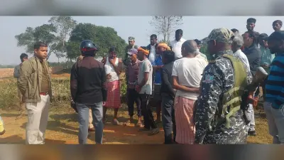 Giridih News: भाकपा माले नेत्री ने पुलिस अधिकारी के हाथ में काटे दांत किया घायल