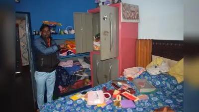 Dhanbad News: शादी में गया था क्लिनिक संचालक, घर में हो गयी छह लाख की चोरी