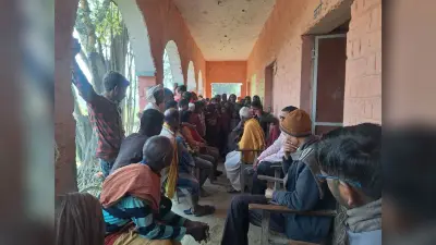 शिक्षक को हटाने की मांग को लेकर पठन पाठन का किया बहिष्कार