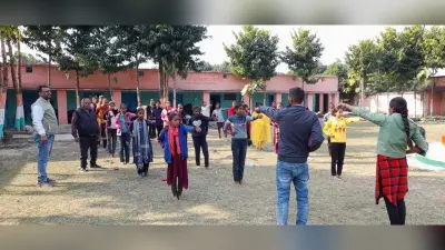 छात्राओं को दिया जा रहा रानी लक्ष्मीबाई आत्म सुरक्षा प्रशिक्षण