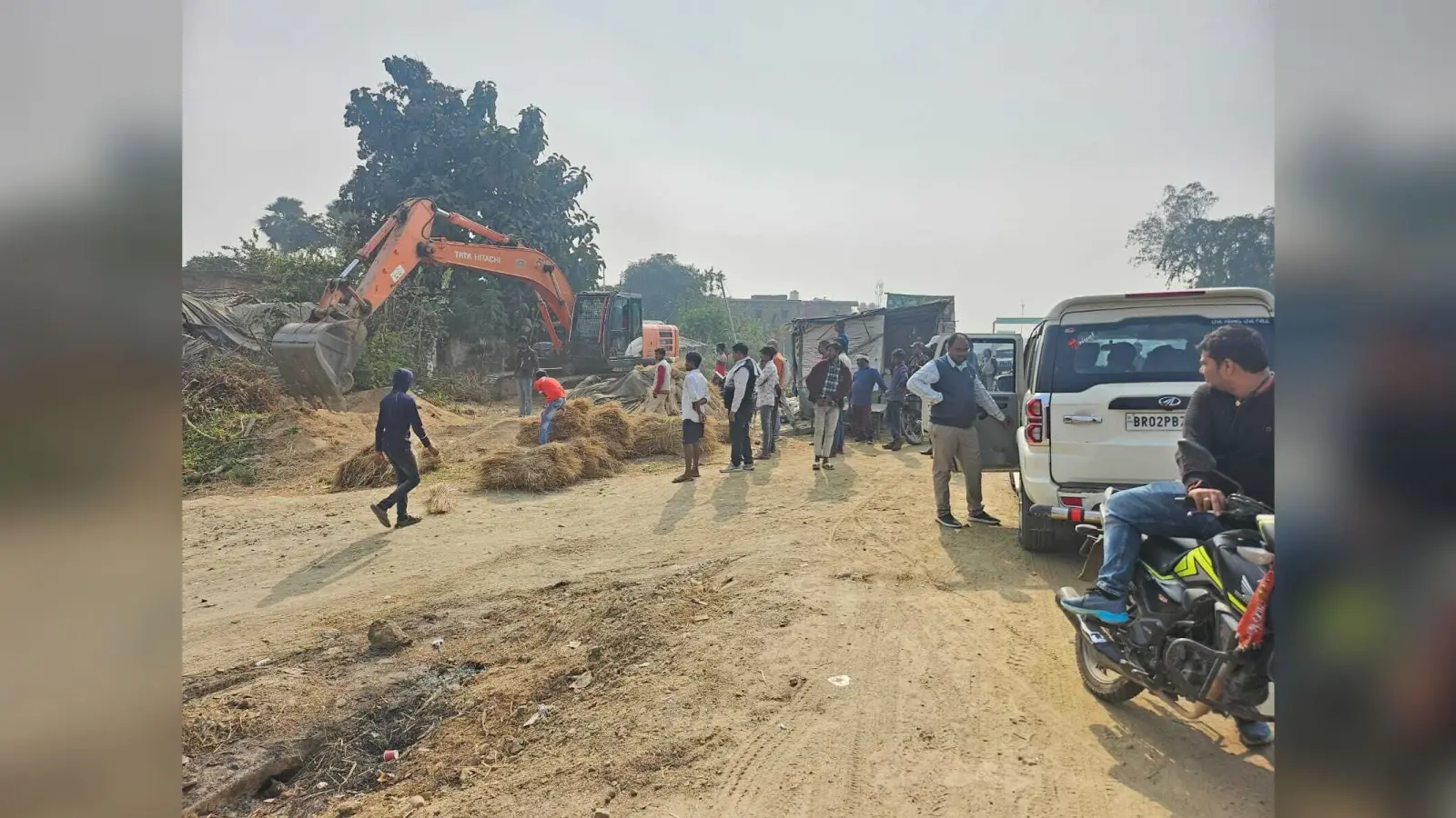 Gaya News : डोभी-गया सड़क निर्माण में गतिरोध समाप्त, हटाया गया अतिक्रमण