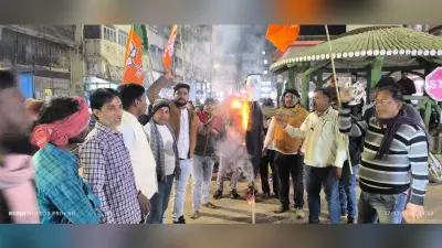 सीजीएल परीक्षा में धांधली का आरोप लगाते हुए भाजयुमो ने सीएम का पुतला फूंका