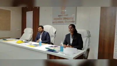 जिला स्तरीय परामर्शदात्री समिति व समीक्षा समिति की बैठक में डीएम ने बैंक कर्मियों को दिये कई निर्देश