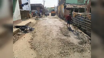 सड़क मरम्मत कार्य शुरू, राहगीरों ने हर्ष