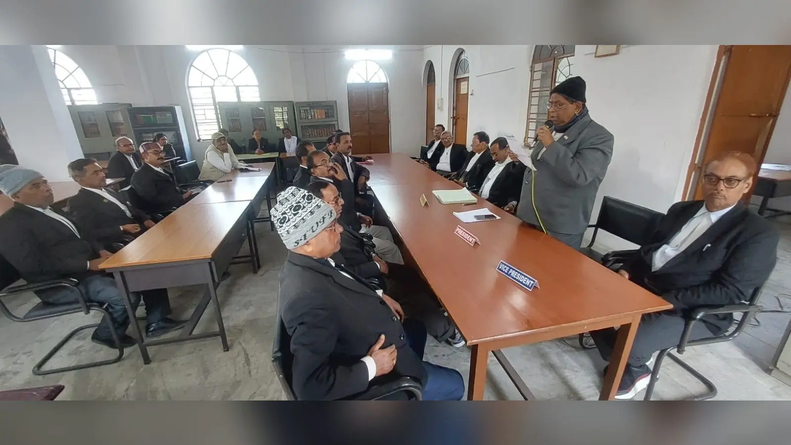 प्रत्येक वकालतनामा पर 50 रुपये राशि मांगने पर जतायी आपत्ति