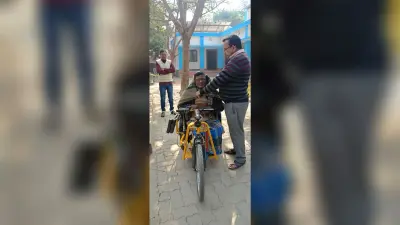 बीडीओ ने जरूरतमंदों के बीच किया कंबल वितरित