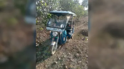 deoghar news : पत्थर से कूच हत्या कर शव को बालू के नीचे गाड़ा, तीन दिनों से लापता था टोटो चालक