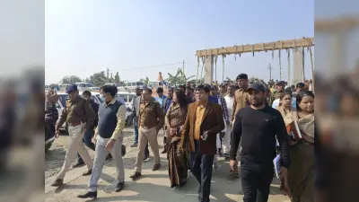 Motihari News : सीएम के संभावित कार्यक्रम के लिए जिला प्रशासन ने की समीक्षा बैठक