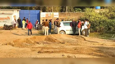 Chaibasa News : एसडीओ ने दो स्थानों पर मारा छापा, 1200 सीएफटी बालू जब्त