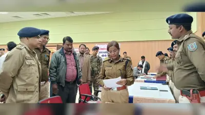 Seraikela News : पुलिस व जनता के बीच संवाद बढ़ाने पर बल