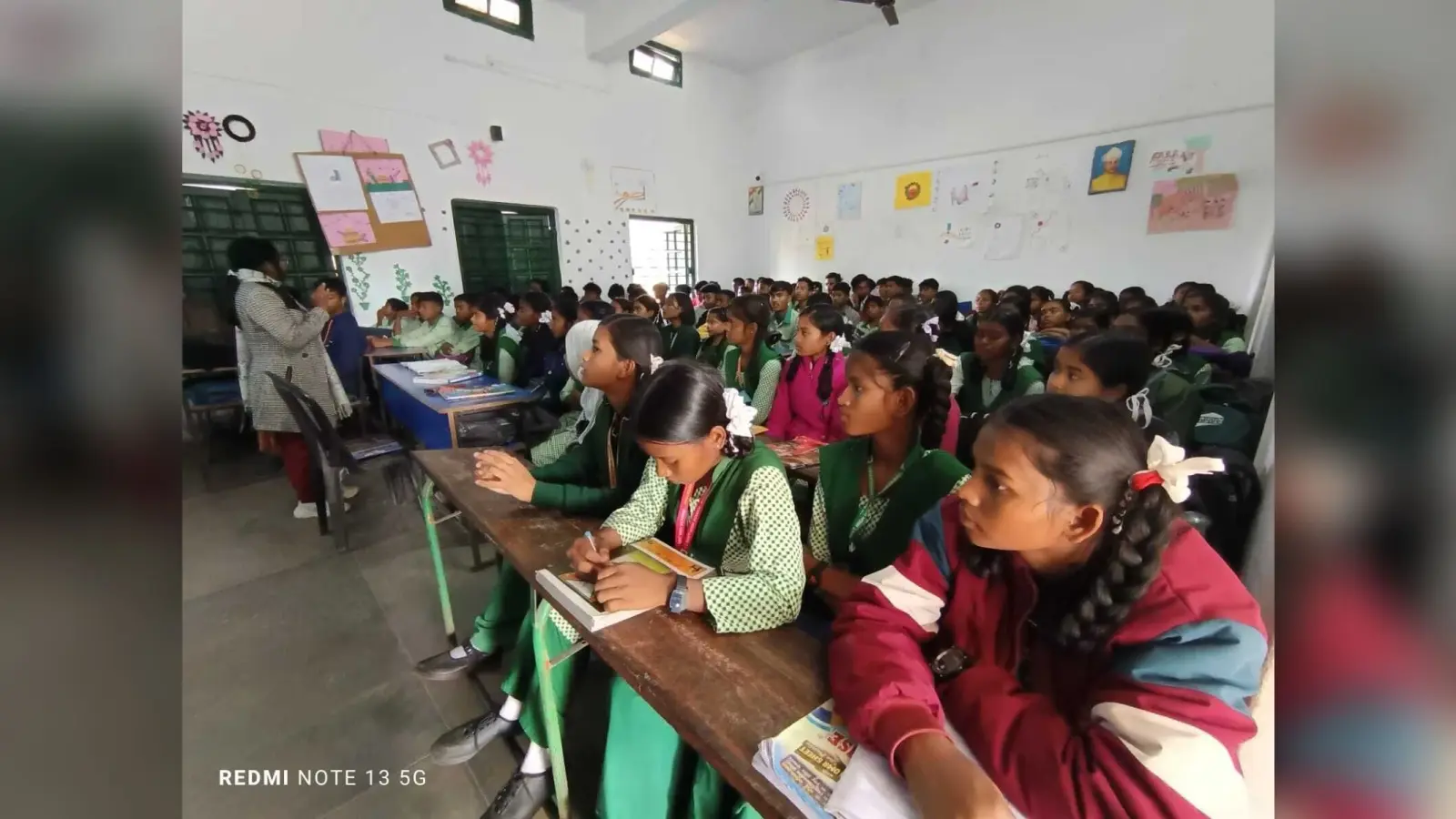 Seraikela News : संगीत की दुनिया में खो गया महान सितारा : प्राचार्या