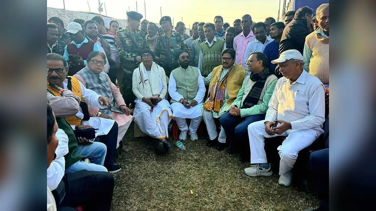 विस अध्यक्ष के पिता के श्राद्ध कर्म में शामिल हुए मंत्री-विधायक
