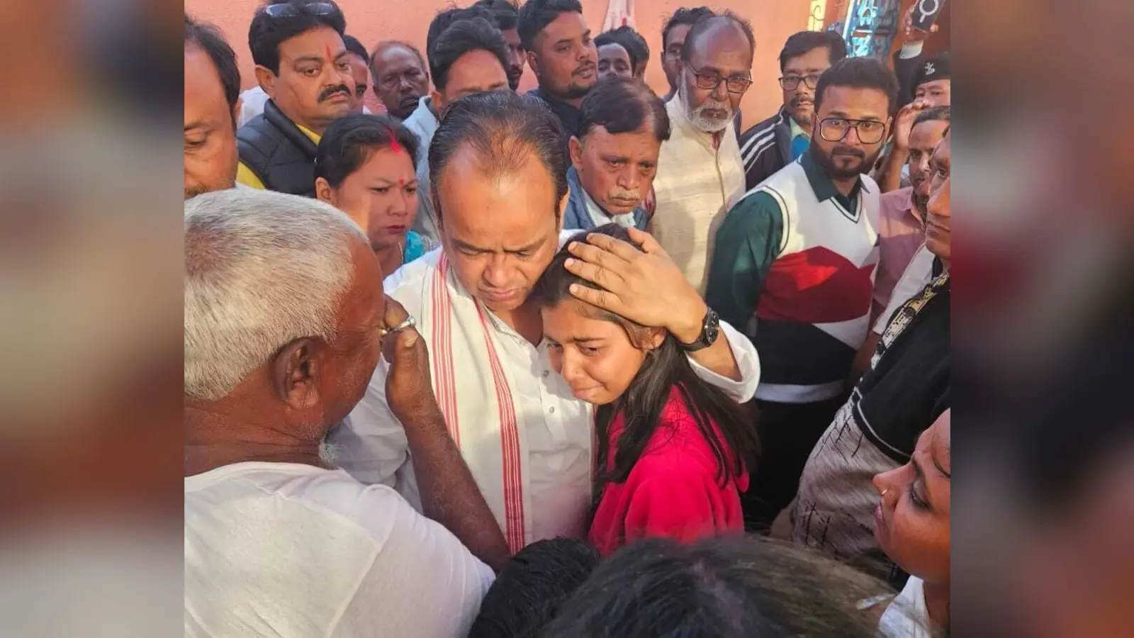 मंत्री डॉ इरफान ने मृतक के परिजन को दी आर्थिक मदद
